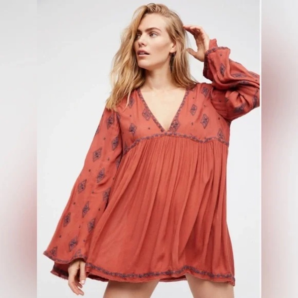 Free People Cinnamon Diamond Deep V Embroidered Bell Sleeve Tunic Top • Size XS